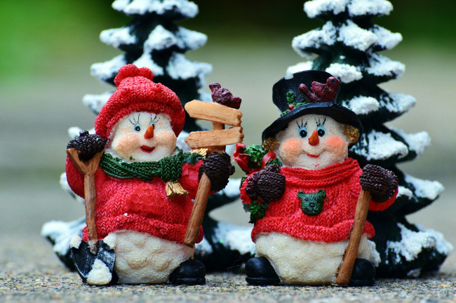 Обои картинки фото праздничные, снеговики, смешные, человечки
