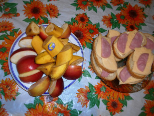 Картинка еда бутерброды +гамбургеры +канапе бананы хлеб сыр яблоки колбаса