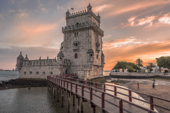 обоя belem tower in lisbon,  portugal, города, лиссабон , португалия, простор