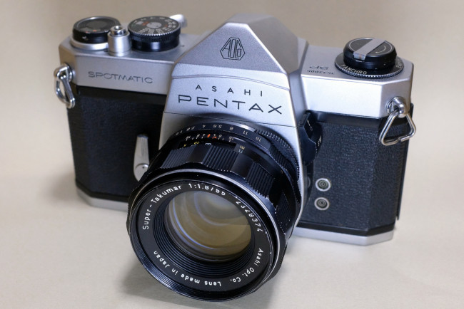 Обои картинки фото бренды, pentax, фотокамера