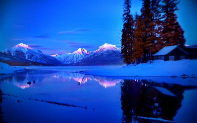 Обои картинки фото природа, реки, озера, горы, снег, река, лед, деревья, дом