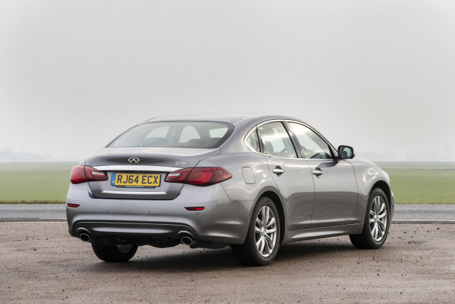 Обои картинки фото автомобили, infiniti, серый, y51, 2015г, uk-spec, hybrid, q70