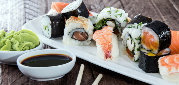 Картинка еда рыба +морепродукты +суши +роллы соус японская васаби ассорти роллы кухня