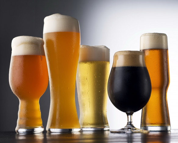 Обои картинки фото еда, напитки,  пиво, пена, пиво, бокалы, ассорти