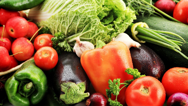 Обои картинки фото еда, овощи, помидоры, капуста, лук, перец, баклажаны, томаты