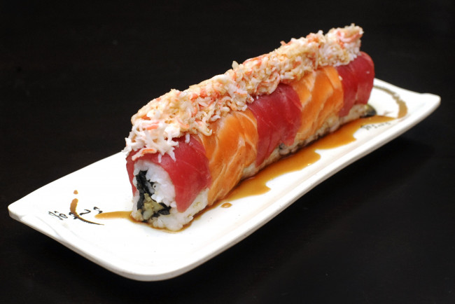 Обои картинки фото еда, рыба,  морепродукты,  суши,  роллы, роллы, японская, кухня