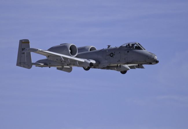 Обои картинки фото a-10, авиация, боевые самолёты, ввс