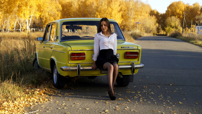 Обои картинки фото автомобили, -авто с девушками, lada, 2103