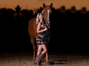 Картинка девушки -+блондинки +светловолосые блондинка вечер сапоги лошадь