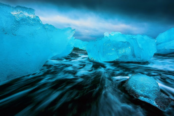 Картинка природа айсберги+и+ледники тёмные воды выдержка море лёд