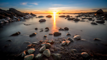 Картинка природа восходы закаты горизонт камни берег океан солнце