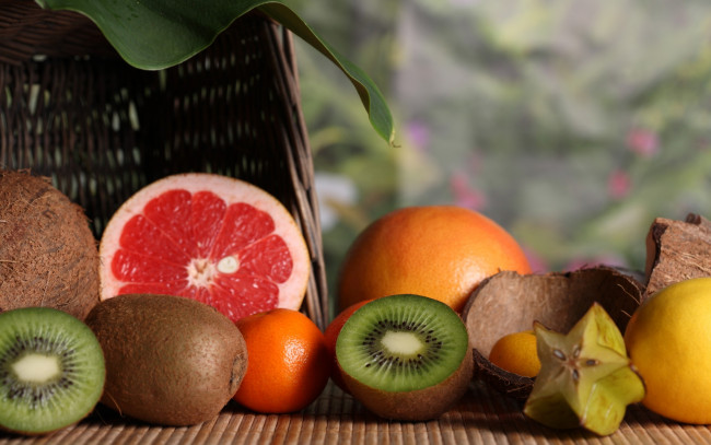 Обои картинки фото еда, фрукты,  ягоды, кокос, лимон, киви, грейпфрут