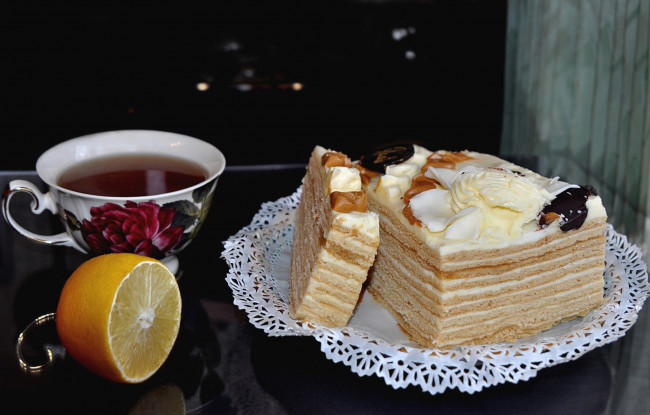 Обои картинки фото еда, торты, торт, чай, лимон