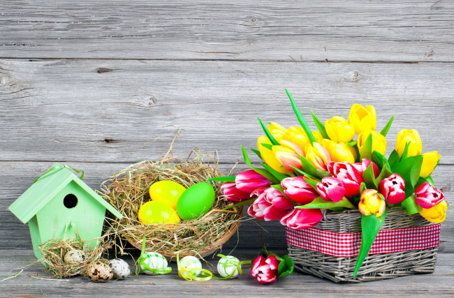 Обои картинки фото праздничные, пасха, корзинка, тюльпаны, скворечник, гнездо, яйца