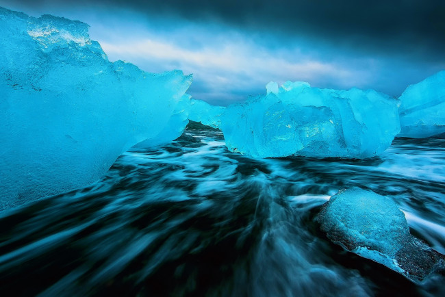 Обои картинки фото природа, айсберги и ледники, тёмные, воды, выдержка, море, лёд