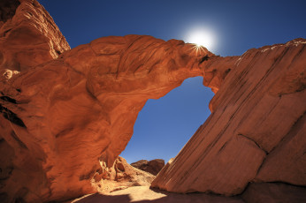 Картинка природа горы скала-арка долина огня национальный парк пустыня невада