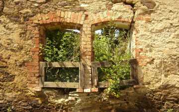 Картинка разное развалины руины металлолом окна стена