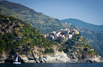Картинка италия города амальфийское лигурийское побережье парусник дома лес