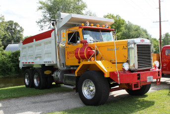 Картинка 1979+autocar+dump+truck автомобили грузовики тяжёлый грузовик кузов