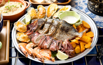 обоя еда, рыбные блюда,  с морепродуктами, рыба, мидии, кальмары, креветки, батат