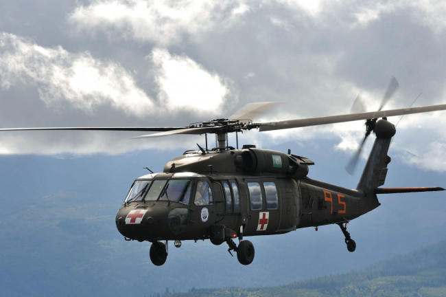 Обои картинки фото авиация, вертолёты, black, hawk, uh-60, sikorsky