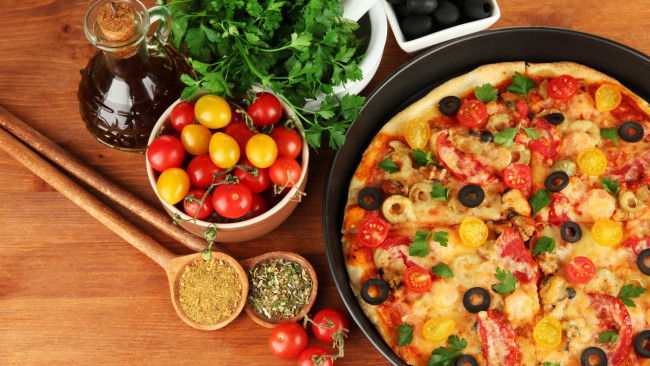 Обои картинки фото еда, пицца, помидоры, томаты