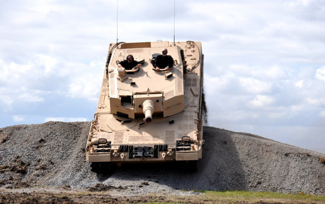 Обои картинки фото техника, военная, насыпь, танк