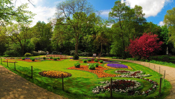 Картинка природа парк дорожки ограда клумбы цветы