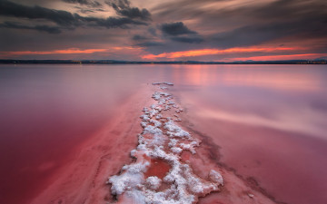 Картинка природа реки озера озеро закат тучи небо соль
