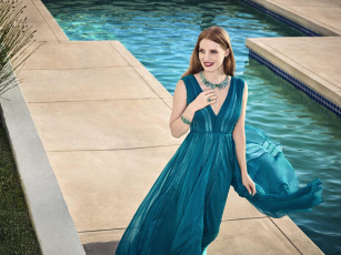 Картинка девушки jessica+chastain бассейн украшения платье улыбка рыжая актриса