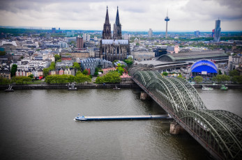 Картинка города кельн германия баржа мост собор река
