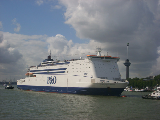 Обои картинки фото p&o, ferry, arrive, in, rotterdam, корабли, грузовые, суда, паром, прибытие, в, порт