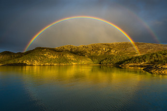Картинка природа радуга камни коромысло вода