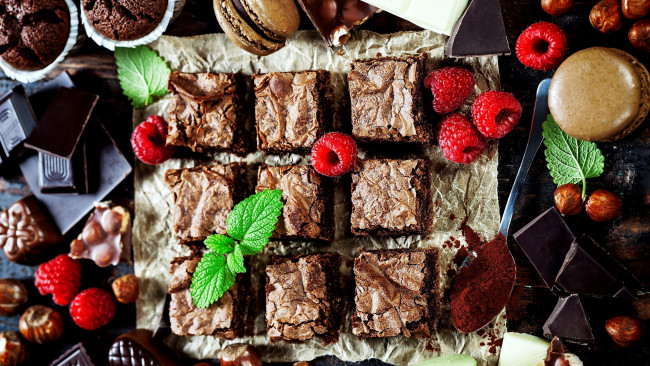 Обои картинки фото еда, пирожные,  кексы,  печенье, ягоды, шоколад