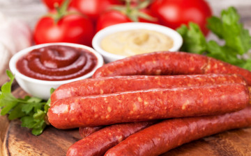 Картинка еда колбасные+изделия соус кетчуп sauce колбаса sausage tomato помидоры