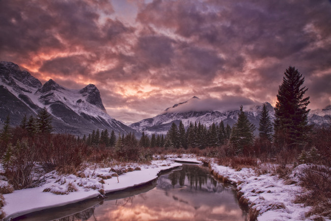 Обои картинки фото природа, реки, озера, река, снег, зима, горы, вечер, облака, небо, деревья
