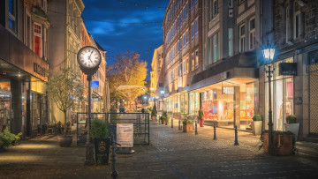Картинка германия города -+улицы +площади +набережные здания витрины магазины часы фонари дорога
