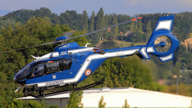 Обои картинки фото eurocopter ec 135 t2 , авиация, вертолёты, вертушка
