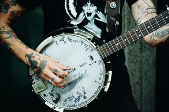 Картинка музыка -музыкальные+инструменты тату банджо руки