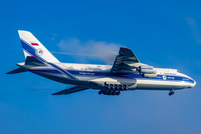 Обои картинки фото antonov an-124-100, авиация, грузовые самолёты, карго