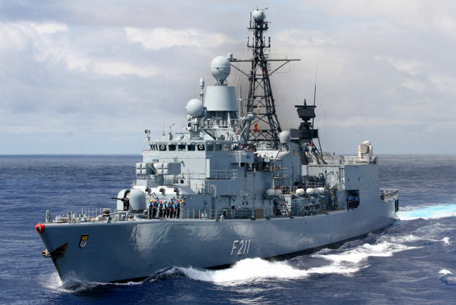 Обои картинки фото fregatte f 211 kcln bremen-klasse, корабли, фрегаты,  корветы, военно-морские, силы, бремен, класс, фрегат, военный, корабль