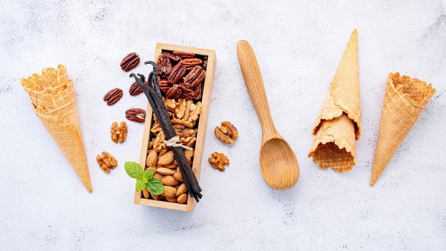 Обои картинки фото еда, орехи,  каштаны,  какао-бобы, миндаль, грецкие