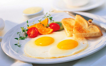 Картинка еда яичные+блюда тосты яйца глазунья помидор