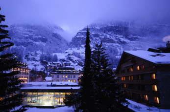 обоя zermatt, in, the, swiss, alps, города, пейзажи, альпы, ночь, огни, городок