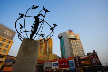 Картинка города памятники скульптуры арт объекты хэйлунцзян харбин китай