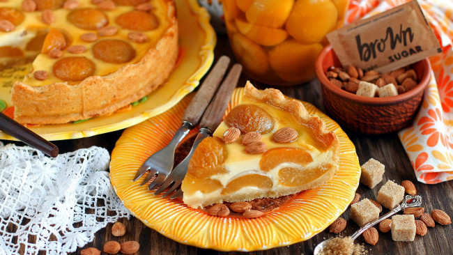 Обои картинки фото еда, пироги, миндаль, пирог, фруктовый, персиковый