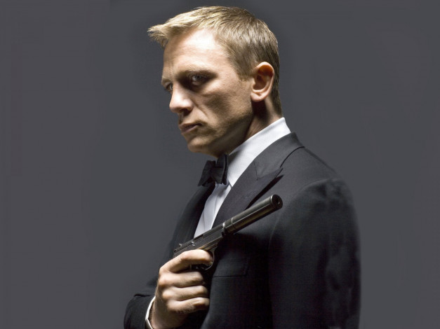 Обои картинки фото кино фильмы, 007,  casino royale, джеймс, бонд, агент, пистолет