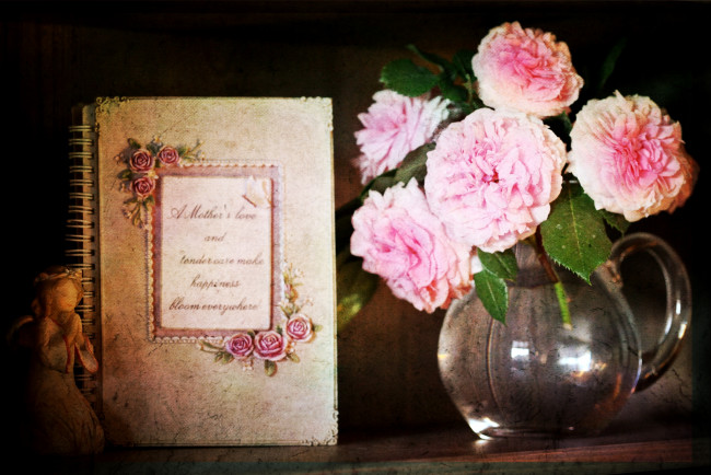 Обои картинки фото цветы, розы, ваза, букет, альбом, ангелочек, текстура