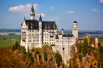 обоя castle, neuschwanstein, города, замок, нойшванштайн, германия, лес, шпили, башни