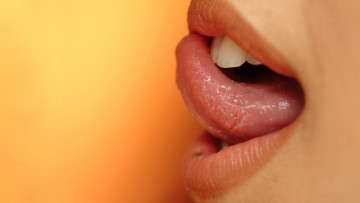 Картинка разное губы язык